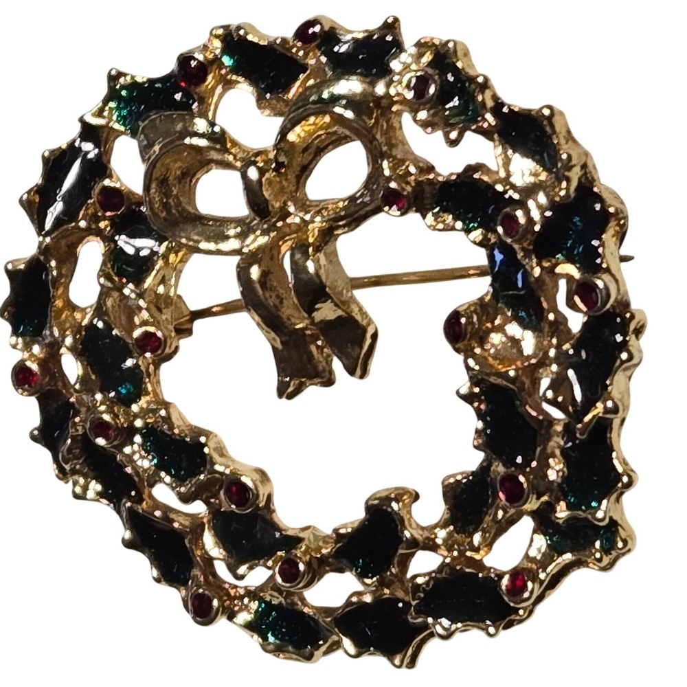 Gold Tone Christmas Wreath Brooch Green Enamel Red Rhinestones